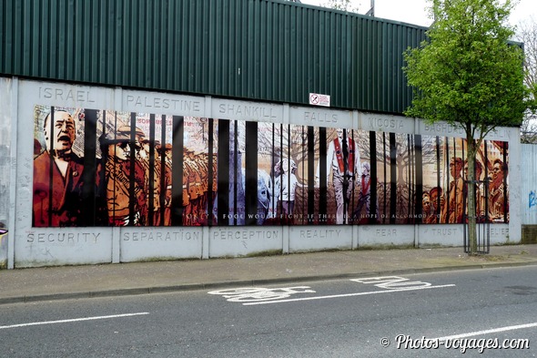 Mural évoquant les quartiers de Shankill et Falls à Belfast